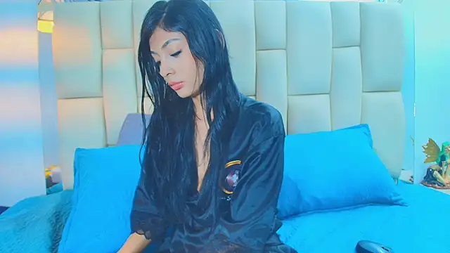 Lana Sliim online show from March 2026 12:11:01 PM