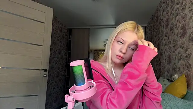 Snapshot of JeneeBIanks chatting on February 2026 11:11:01 AM JeneeBIanks online show from February 2026 11:11:01 AM