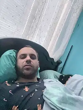 Snapshot of LaBuBupara chatting on March 2026 05:19:01 AM LaBuBupara online show from March 2026 05:19:01 AM