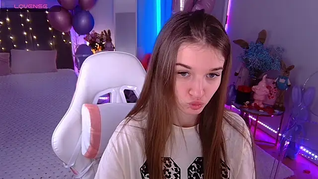 Snapshot of Ann_Wood chatting on February 2026 06:55:02 AM Ann Wood online show from February 2026 06:55:02 AM