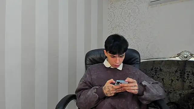 Snapshot of ClarkBev chatting on February 2026 09:02:01 PM ClarkBev online show from February 2026 09:02:01 PM