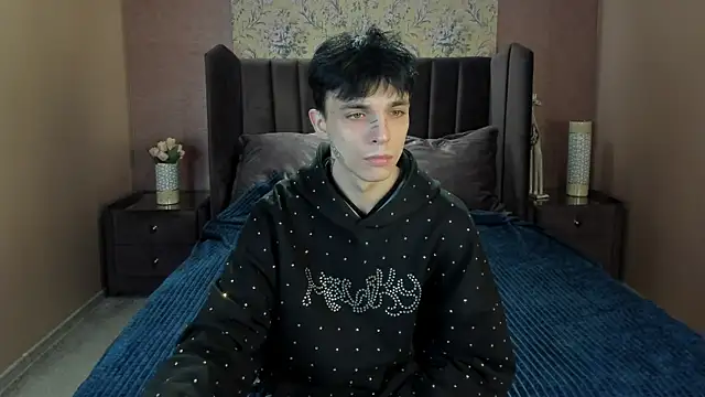 Snapshot of ClarkBev chatting on February 2026 08:20:01 PM ClarkBev online show from February 2026 08:20:01 PM