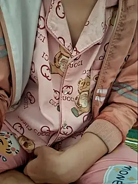 kieuqueen92 online show from February 2026 01:47:02 AM