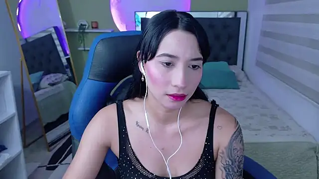 Snapshot of ivvoncute chatting on June 2026 01:43:01 AM ivvoncute online show from June 2026 01:43:01 AM