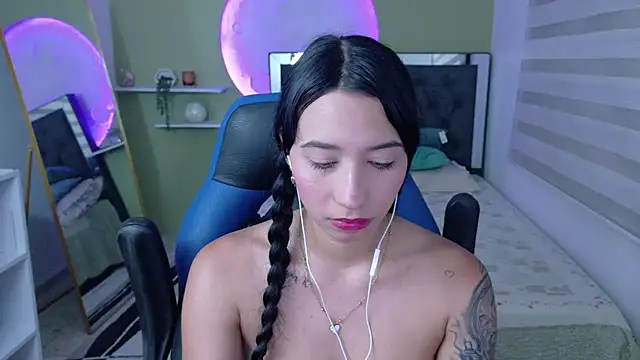 Snapshot of ivvoncute chatting on July 2026 03:23:01 AM ivvoncute online show from July 2026 03:23:01 AM