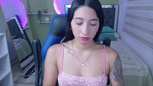 Snapshot of ivvoncute chatting on July 2026 02:25:02 AM ivvoncute online show from July 2026 02:25:02 AM