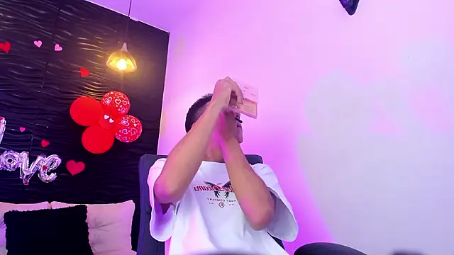 dominicjonnes online show from March 2026 10:16:01 PM