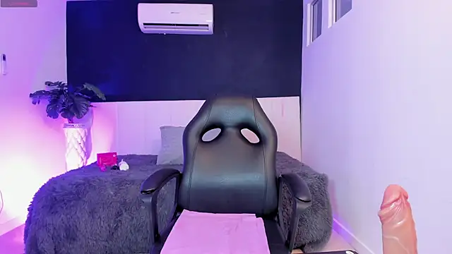 karola cute  online show from April 2026 10:24:02 AM