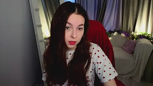 BellaThery online show from April 2026 05:12:02 AM