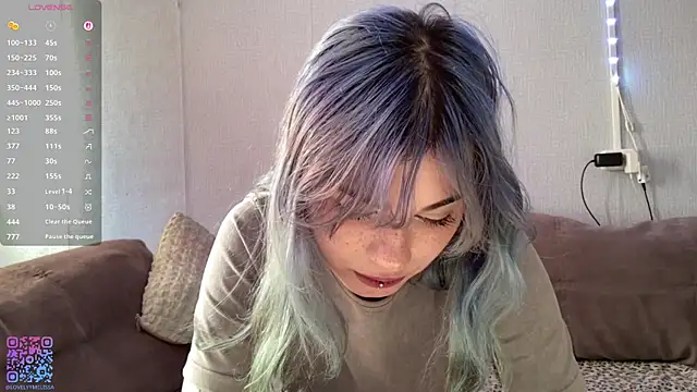 Snapshot of Emmibrilson chatting on May 2026 12:24:02 PM Emmibrilson online show from May 2026 12:24:02 PM