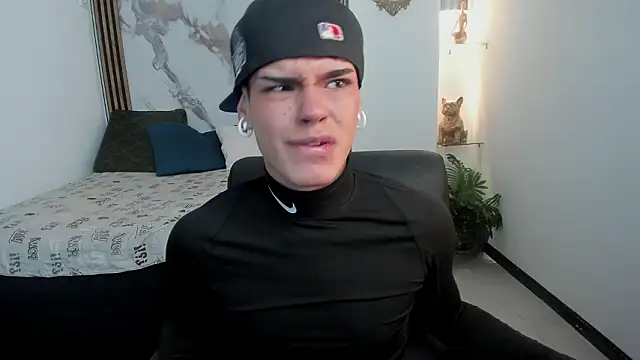 Snapshot of Mk_Desire chatting on March 2026 02:39:02 AM Mk Desire online show from March 2026 02:39:02 AM