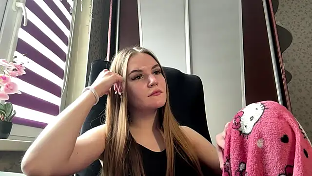 Snapshot of TinyTifa chatting on February 2026 10:23:01 AM TinyTifa online show from February 2026 10:23:01 AM