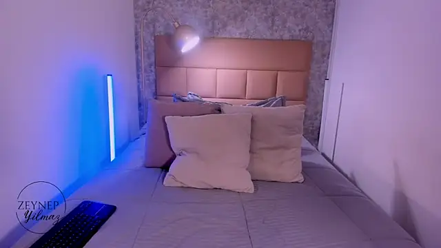 ZeynepYilmaz online show from April 2026 09:16:01 PM