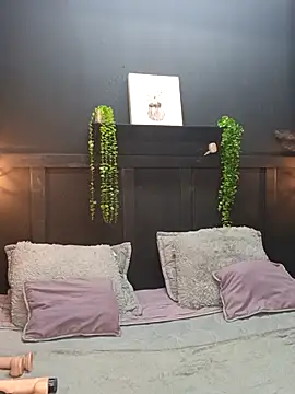 milk chloe  online show from April 2026 01:50:01 PM