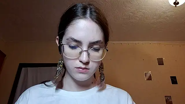 Katelemon online show from March 2026 02:50:01 PM