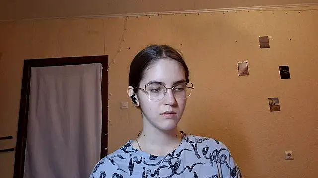 Katelemon online show from June 2026 10:21:02 AM