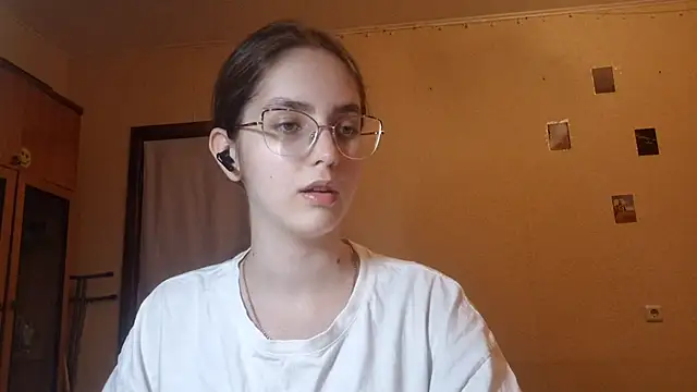 Katelemon online show from July 2026 01:19:01 PM