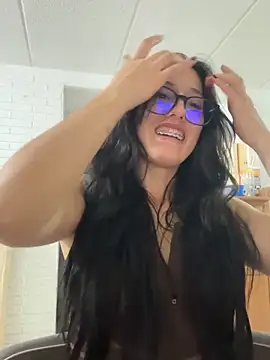 susi chimm online show from April 2026 01:19:01 AM