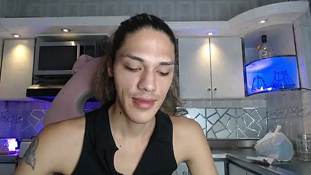 CrisOzzz online show from March 2026 05:18:02 PM