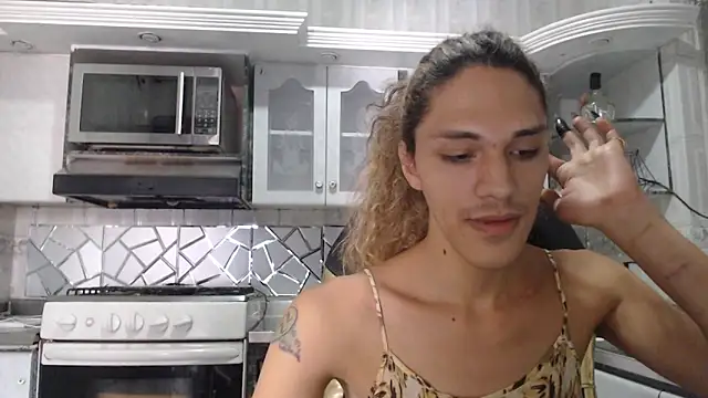 CrisOzzz online show from April 2026 06:38:01 PM