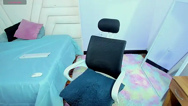 Snapshot of Red-april chatting on February 2026 02:05:01 PM Red-april online show from February 2026 02:05:01 PM