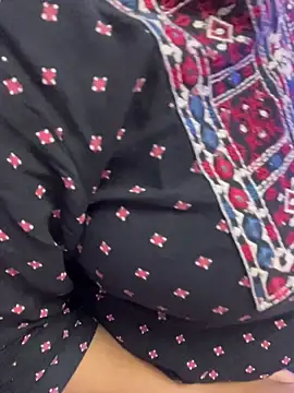 Queenlipx online show from April 2026 05:10:01 PM