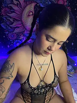 Snapshot of QueenNatt chatting on February 2026 09:01:01 PM QueenNatt online show from February 2026 09:01:01 PM