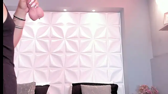 EXTRAHORNYNINA online show from February 2026 01:22:01 PM