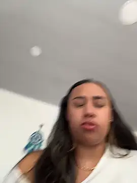 Snapshot of Eyssha chatting on February 2026 01:43:01 PM Eyssha online show from February 2026 01:43:01 PM