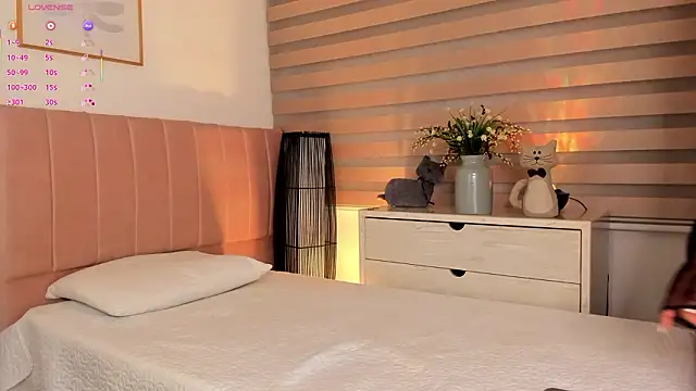 missnataly online show from February 2026 12:15:02 PM