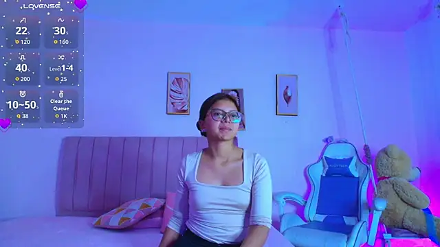 Zoow bluussh online show from March 2026 12:12:02 PM