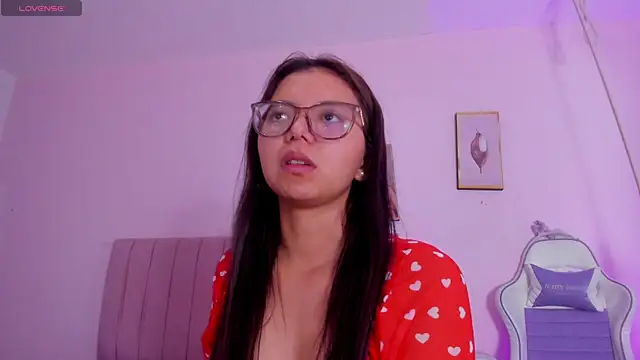 Zoow bluussh online show from April 2026 01:41:01 PM