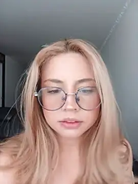 Snapshot of Ana__arms chatting on July 2026 07:50:01 PM Ana arms online show from July 2026 07:50:01 PM
