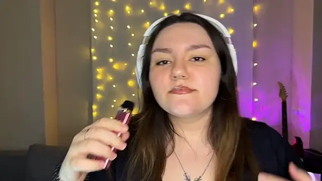 Snapshot of RiotKitten1 chatting on February 2026 02:34:02 AM RiotKitten1 online show from February 2026 02:34:02 AM