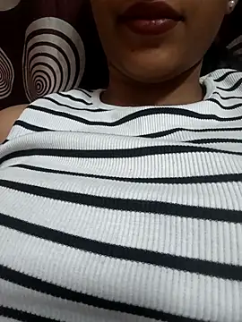 Sakshiverma online show from April 2026 07:53:01 PM