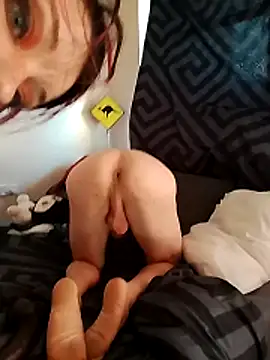 SmashNTrash91 online show from April 2026 10:32:02 PM