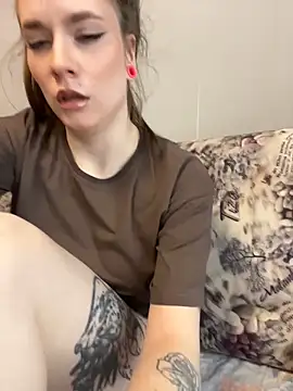 Snapshot of DivaAurumX chatting on March 2026 11:06:01 AM DivaAurumX online show from March 2026 11:06:01 AM