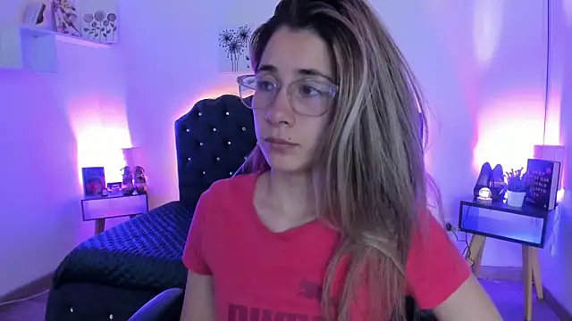 Snapshot of SaraRoadess chatting on March 2026 07:43:02 PM SaraRoadess online show from March 2026 07:43:02 PM