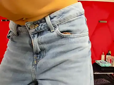 Alicee Grey online show from April 2026 02:44:01 PM