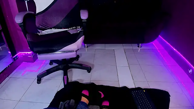 Snapshot of Alana_uwu chatting on February 2026 11:42:02 AM Alana uwu online show from February 2026 11:42:02 AM