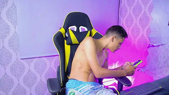 Luxury boys online show from April 2026 10:14:02 PM