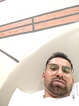 Snapshot of RonitVora chatting on March 2026 07:39:02 PM RonitVora online show from March 2026 07:39:02 PM