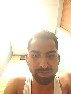 Snapshot of RonitVora chatting on May 2026 06:03:01 PM RonitVora online show from May 2026 06:03:01 PM