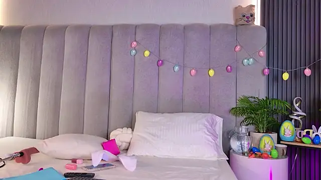 AlessiaAuren online show from April 2026 07:44:01 PM