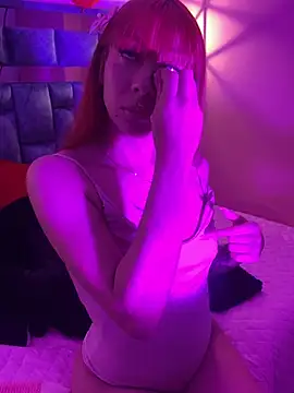 Snapshot of Elaaa_pink21 chatting on February 2026 01:04:02 AM Elaaa pink21 online show from February 2026 01:04:02 AM