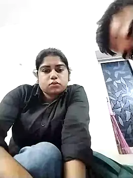 Snapshot of Cute_Piu chatting on February 2026 12:47:02 PM Cute Piu online show from February 2026 12:47:02 PM