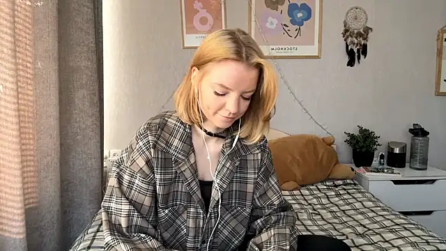 Snapshot of Marry_Sornatiko chatting on March 2026 12:29:01 PM Marry Sornatiko online show from March 2026 12:29:01 PM