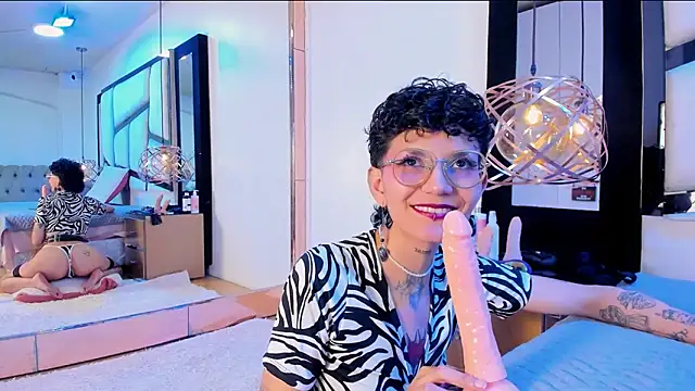 Calioperoux online show from March 2026 09:00:01 PM