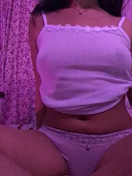 Snapshot of eemilyy22 chatting on March 2026 02:39:02 AM eemilyy22 online show from March 2026 02:39:02 AM