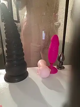 milffa online show from April 2026 10:59:02 PM